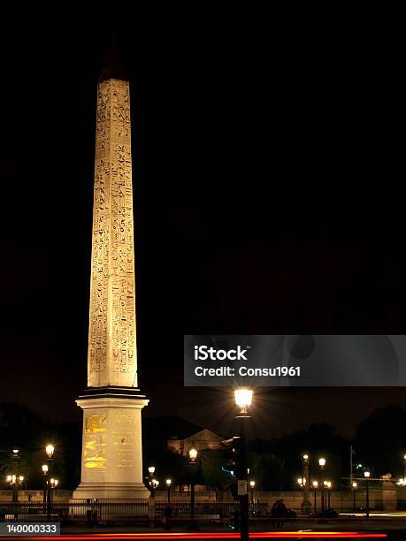 Obelisco Foto de stock y más banco de imágenes de Aire libre - Aire libre, Arte, Arte y artesanía