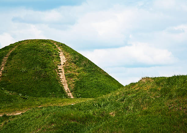 istock View of the green hills 140002350