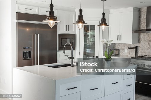 istock Black and white modern kitchen 1400043552