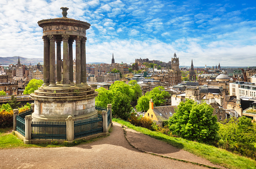 Beautiful view of the old town city of Edinburgh, Scotland