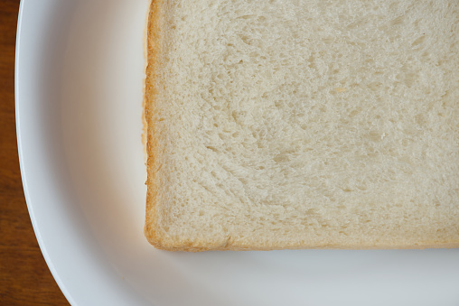 Macro takes a picture of a bread.