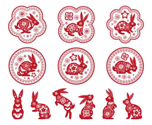illustrations, cliparts, dessins animés et icônes de horoscope du nouvel an des lapins rouges mascottes avec des fleurs. lapins orientaux découpés en papier rouge, timbres de lapin ornementaux symboles vectoriels ensemble d’illustrations. lapins asiatiques du zodiaque - lapin
