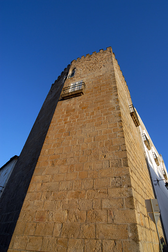 Mirando hacia arriba en la torre 'Torre das Cinco Quinas', Evora, Portugal photo