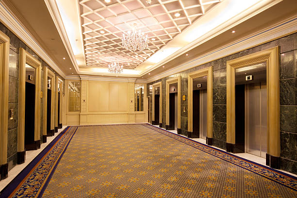 hall de l'ascenseur - entrance hall mansion indoors inside of photos et images de collection