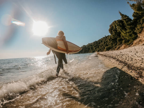 istock Lovely day for surfing 1400065379
