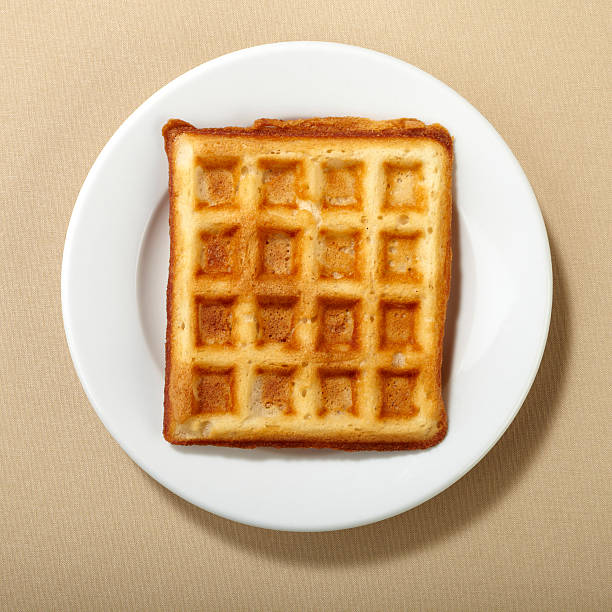 동유럽식 와플 백색 플라테 - waffle waffled belgian waffle food 뉴스 사진 이미지