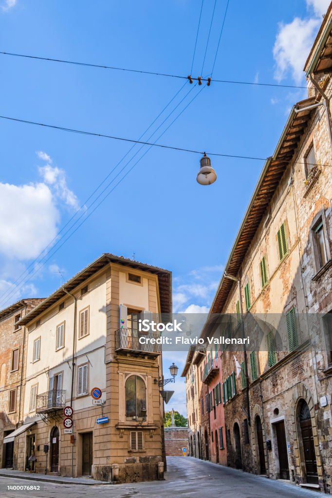 Old Town of Colle di Val d'Elsa - Tuscany Historic centre of Colle di Val d'Elsa, whose oldest part is perched on a hill in the valley Valdelsa Alley Stock Photo