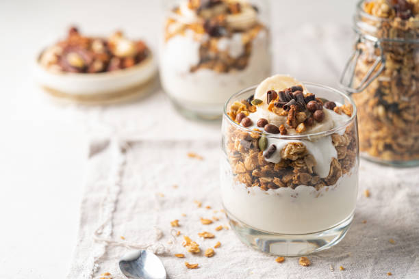 istock Crunchy honey granola 1400083219