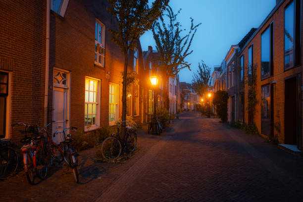 istock Scenic view of Leiden at night 1400089420