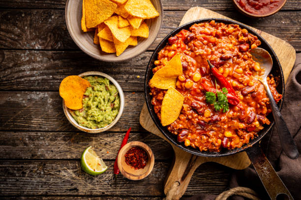istock Mexican chili con carne 1400090411