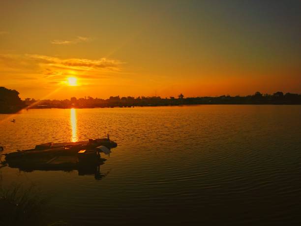 istock Beautiful sunset on the lake 1400102186