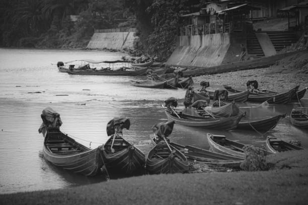 istock Canoes lined up the river Gema 1400103845