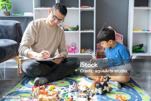 istock Child Psychotherapy 1400106238