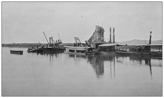 Antique photo: French colonization of North Vietnam, Haiphong docks