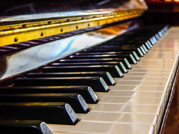 クローズアップのピアノキー - ragtime ストックフォトと画像