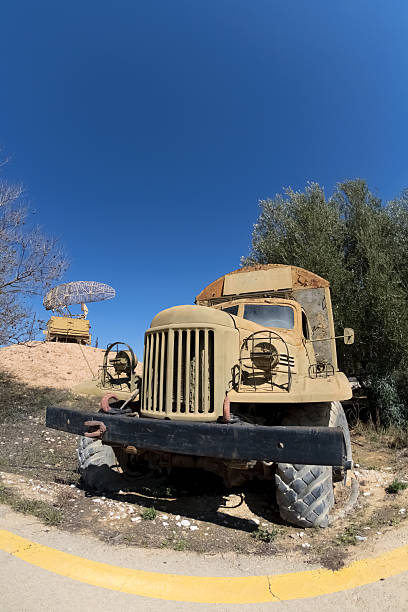 istock Military Truck and Radar. 140017461