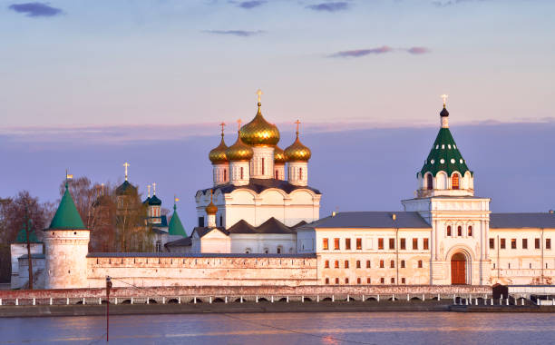 istock Ipatievsky Orthodox Monastery at dawn. 1400176656