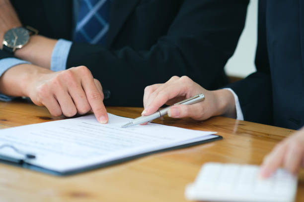 istock Business people discussing business strategy. 1400179838