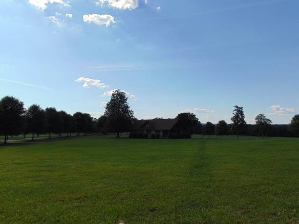 istock House In The Meadow 1400184310