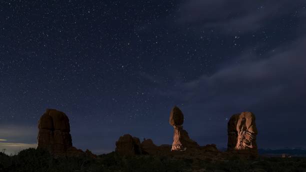 istock 'Balanced Rock' at Arches National Park, Utah 1400197724