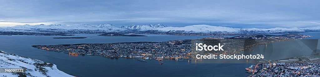 Vue panoramique de Tromso en Norvège en hiver Glacial Arctique - Photo de Tromso libre de droits