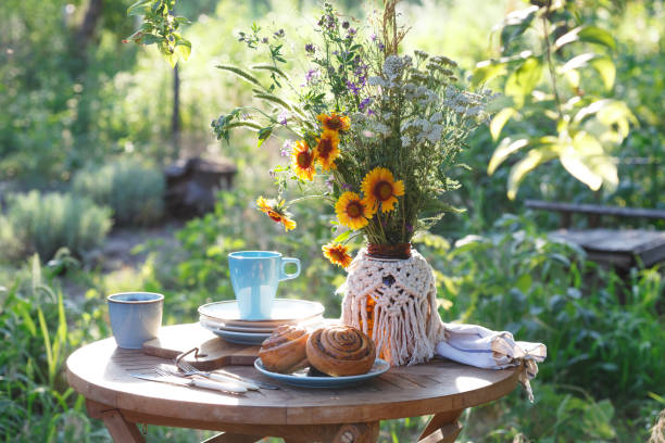 istock garden and tea party 1400221912