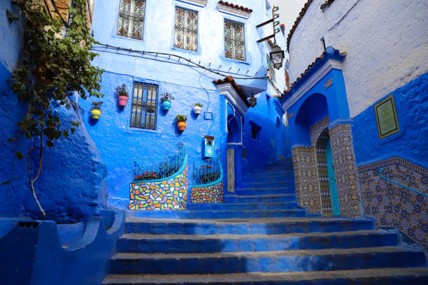 istock Street in Chefchaouen, Morocco 1400247956