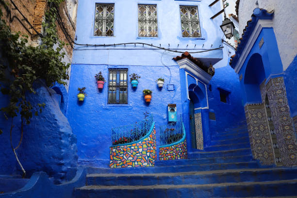 istock Street in Chefchaouen, Morocco 1400247981