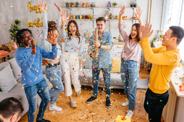 istock Group Of Friends Celebrating Birthday 1400266005