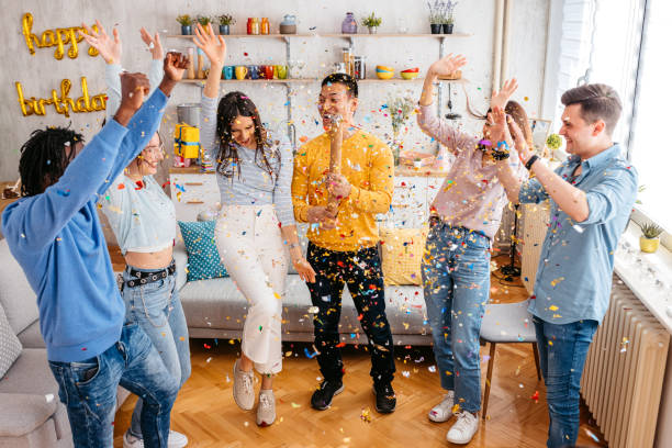 istock Group Of Friends Celebrating Birthday 1400267578