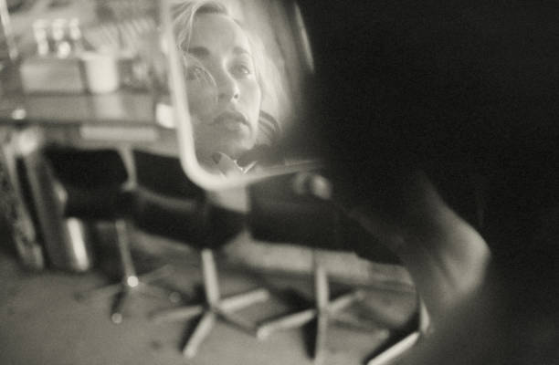 istock The last look in the mirror. 1400268525