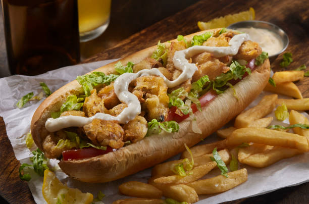 istock Fried Whole Belly Clam Po Boy 1400309418