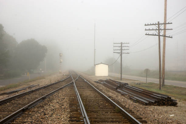 istock Trains - Morning Fog Thickens 1400310665