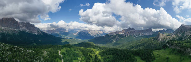 istock Cinque Torri - Dolomiti, Italy 1400352544