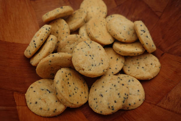 istock Snacks with cheese and poppy seeds 1400380593