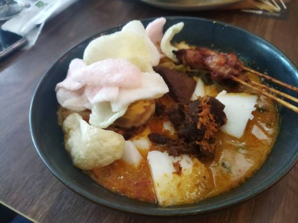 istock Soto kupat and satay 1400391129