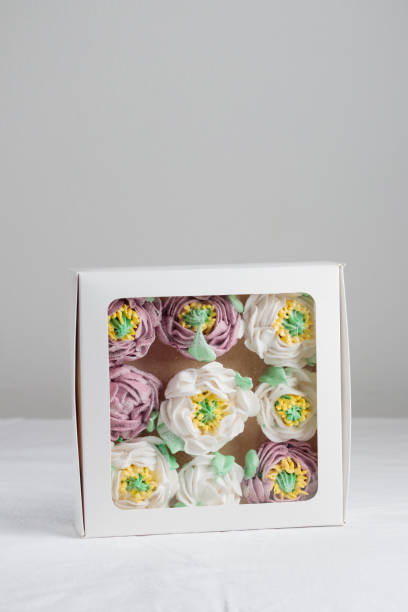 istock A gift box of zephyr flowers - marshmallow peonies 1400427568