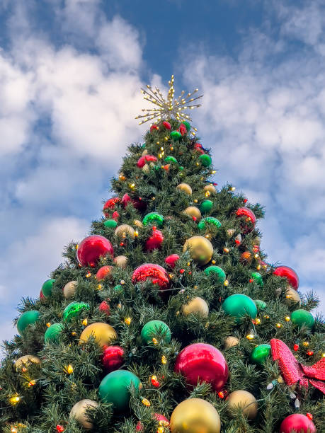 istock Christmas tree in a town center 1400433618