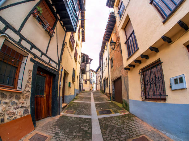 istock Calles de Covarrubias 1400455445