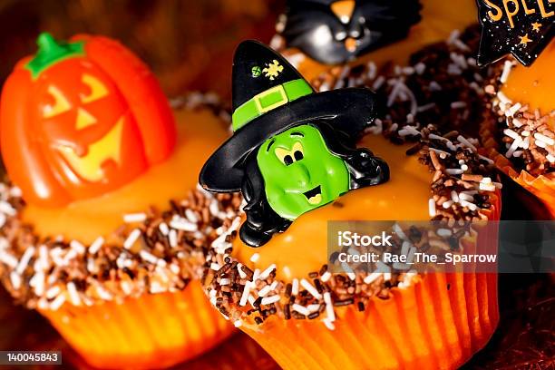 Halloween Tematyczne Cupcakes - zdjęcia stockowe i więcej obrazów Bez ludzi - Bez ludzi, Bufet - posiłek, Ciasto