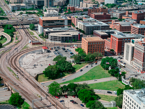 An ample view of the surrounding area near the historical JFK assassination site on Elm St.