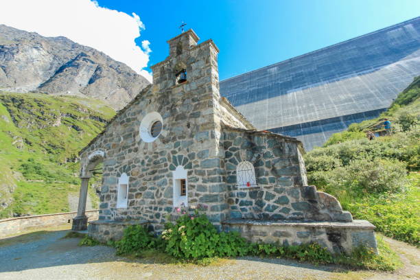 Chapel Saint-Jean at the Grande Dixence dam, Valais, Switzerland Chapel Saint-Jean at the Grande Dixence dam by day, Valais, Switzerland grand dixence stock pictures, royalty-free photos & images