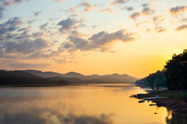 istock Sunrise Along Cherokee Lake 1400491173
