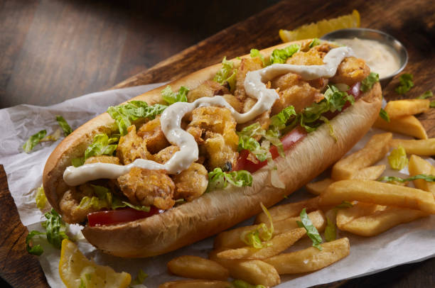 istock Fried Whole Belly Clam Po Boy 1400492973