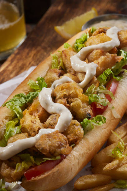 istock Fried Whole Belly Clam Po Boy 1400494226