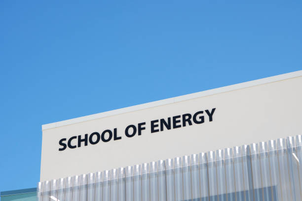istock School of energy sign 1400502489