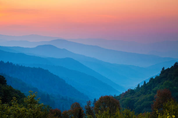 istock Misty Morning in the Smokies 1400543134
