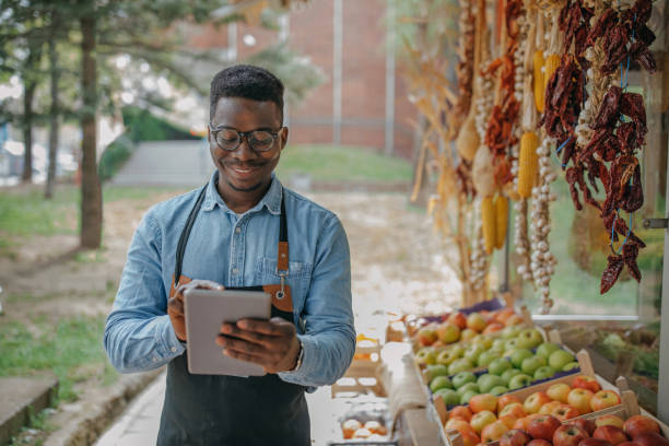 istock Checklist of groceries 1400560898