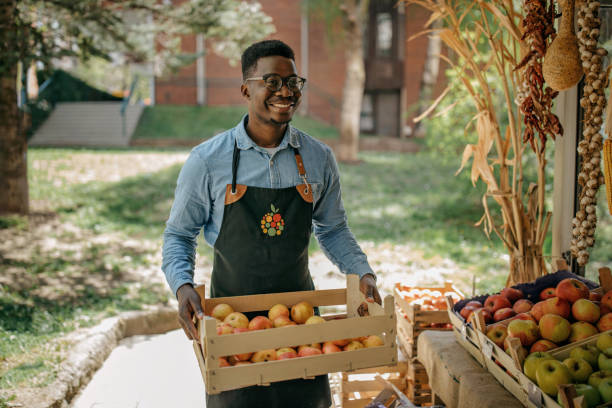 istock Fresh food is coming 1400561045