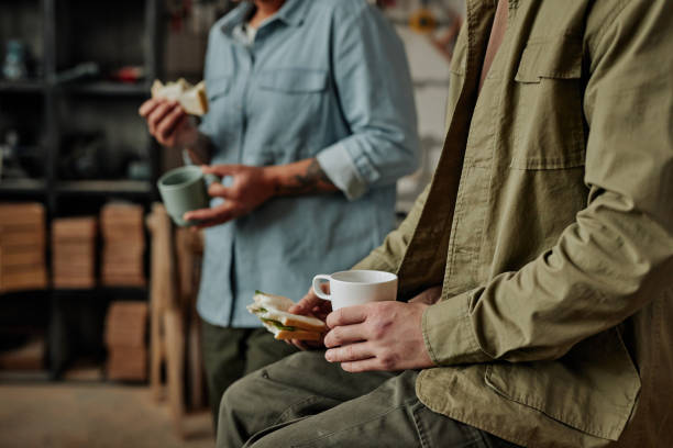 istock Lunch Break in Shop 1400563988